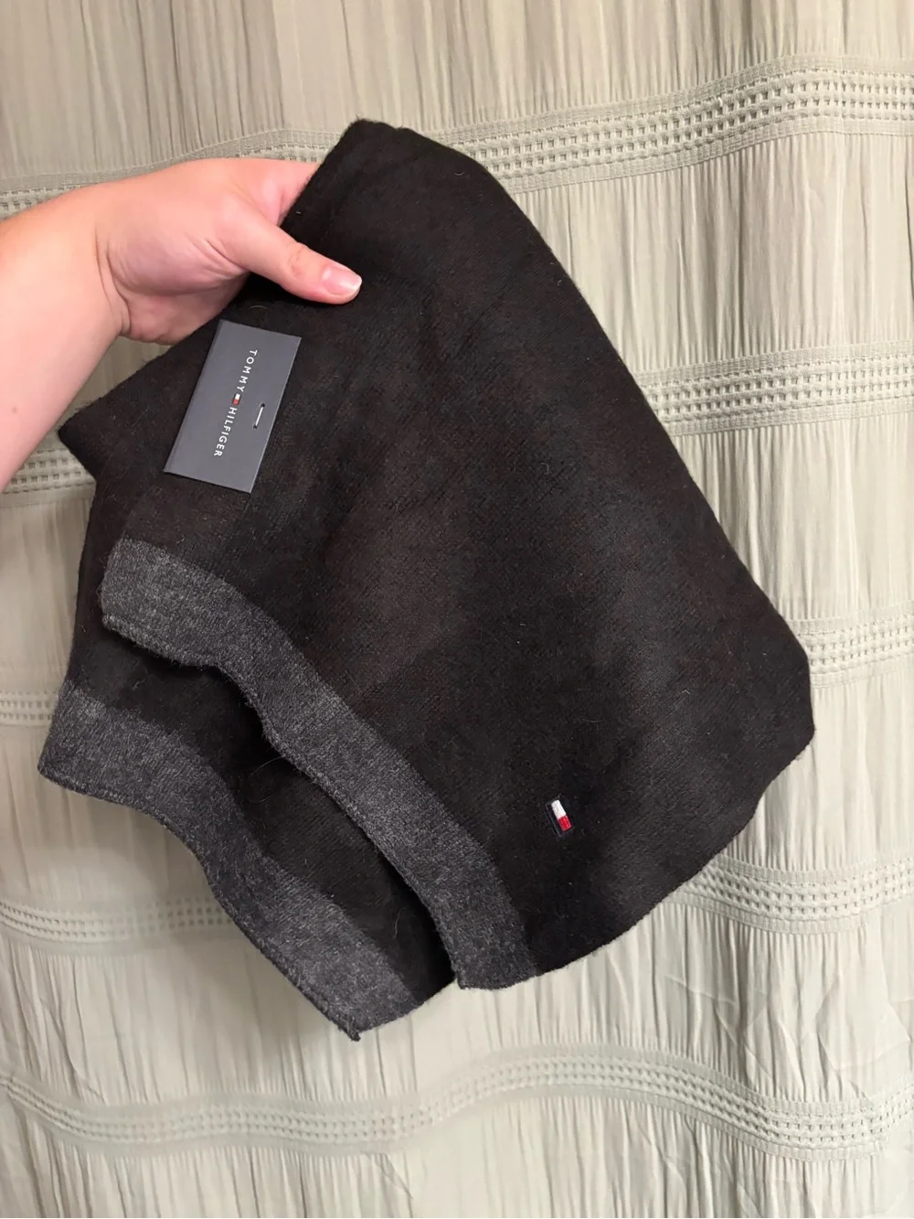 Tommy Hilfiger Black & Gray Scarf - NWT